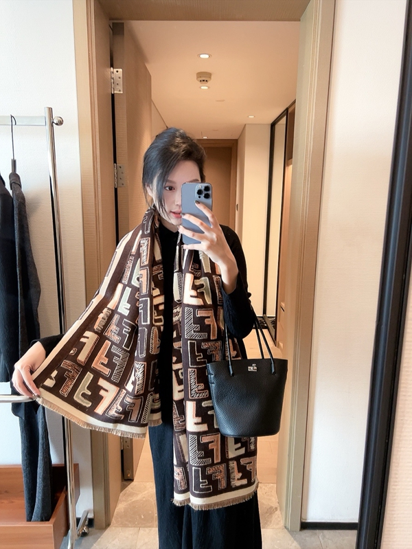 ブランドマフラー側面デザイン